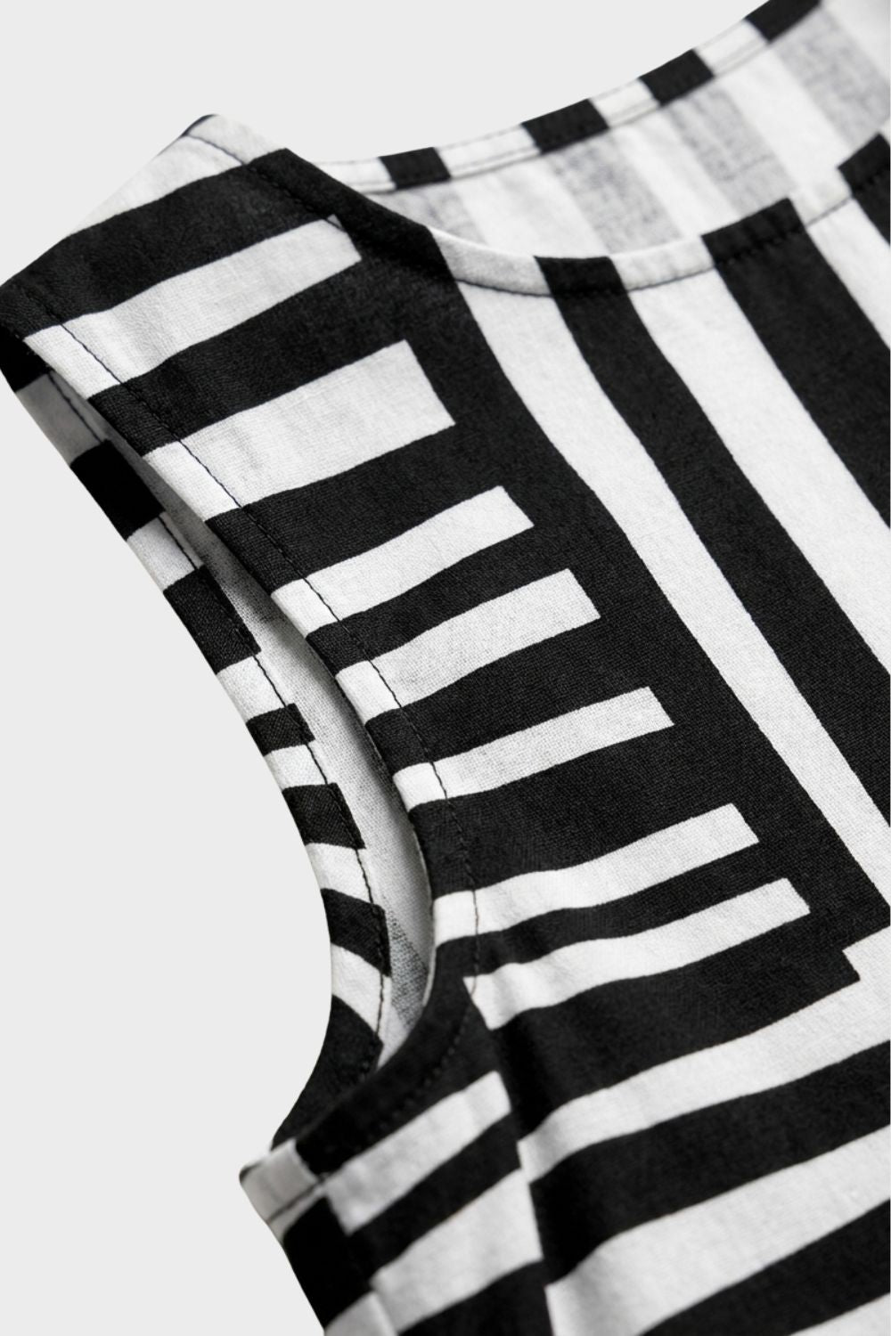 Damen Kleid Naëla Grafisch – Detail-Ansicht