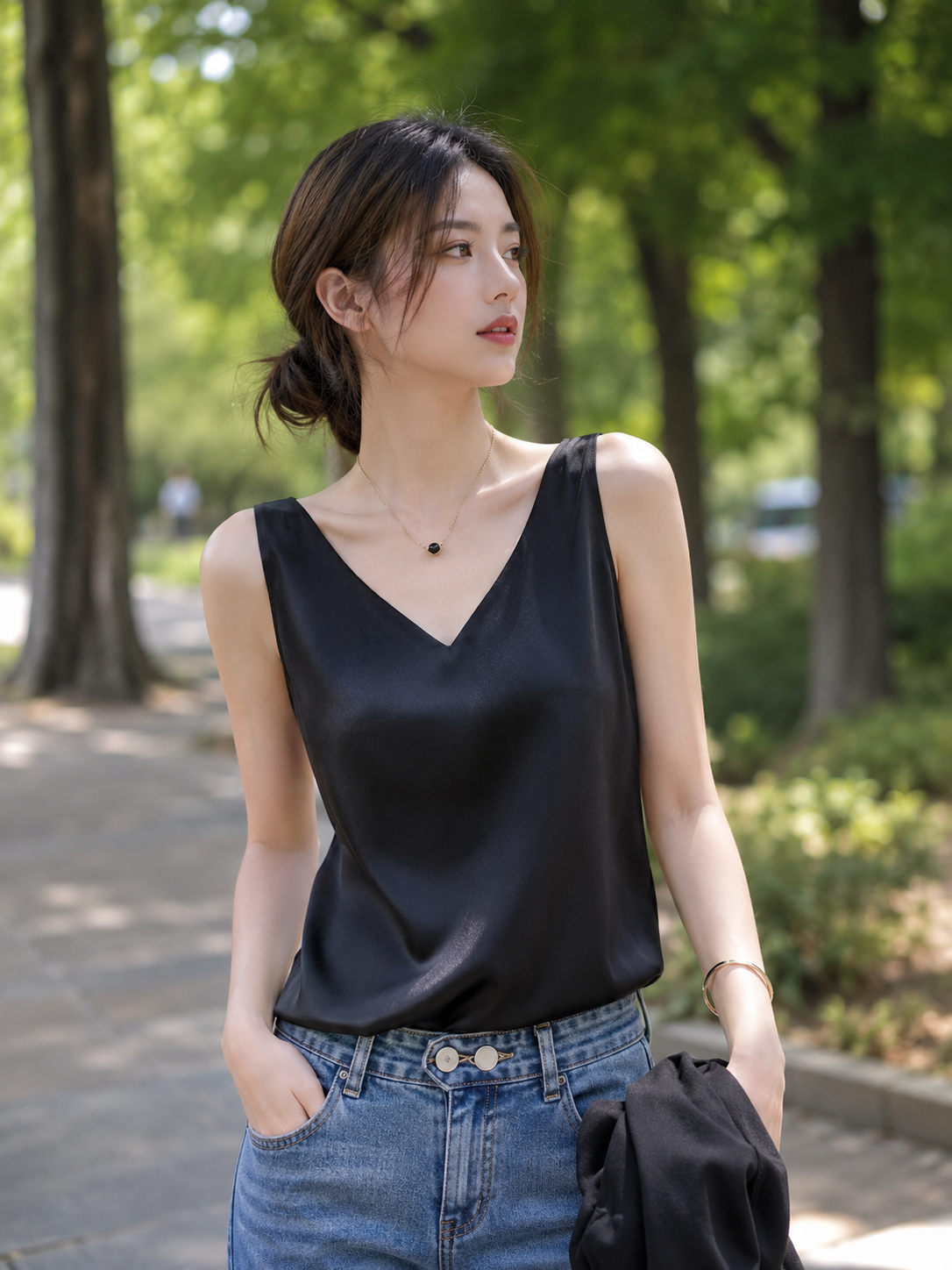 Damen Satin-Top Tank V-Ausschnitt – Sicht von oben