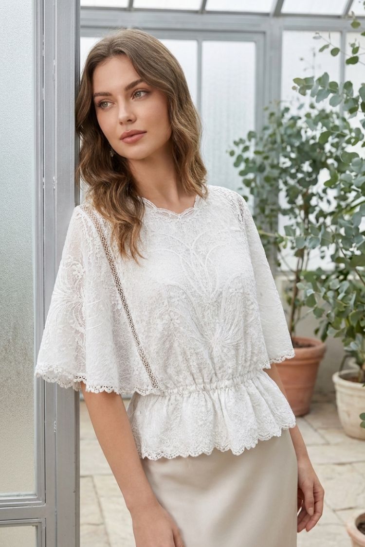 Damen Bluse mit Stickerei | Transparente Ärmel & Rundhalsausschnitt