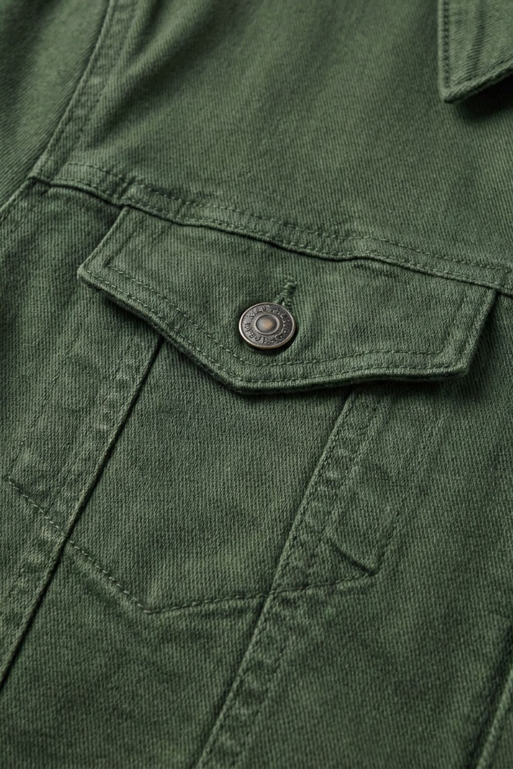 Herren Jeansjacke Knopfleiste Brusttaschen – Detail-Ansicht