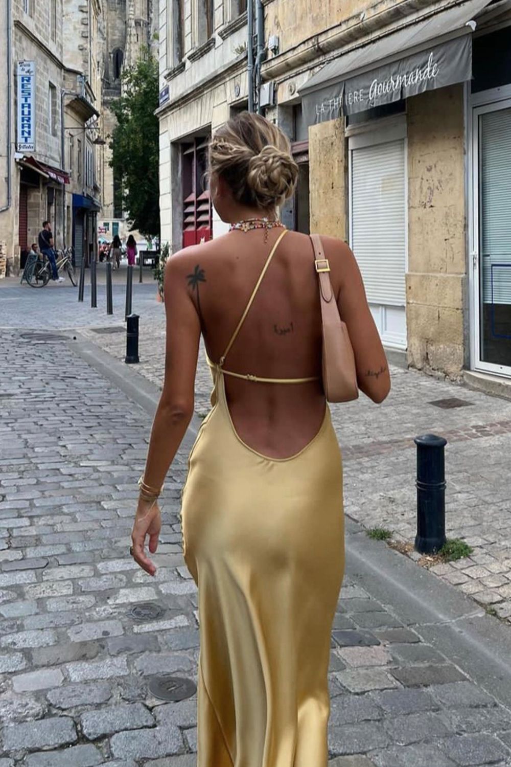 Damen Maxikleid One-Shoulder Beinschlitz – Größentabelle