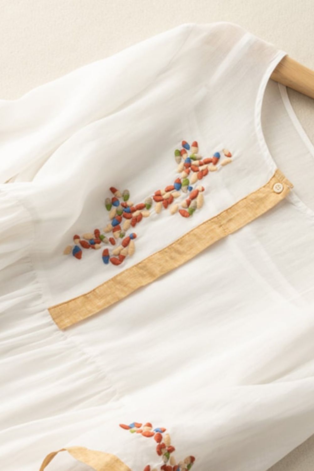 Damen Leinen Midikleid Stickerei – Styling-Inspiration