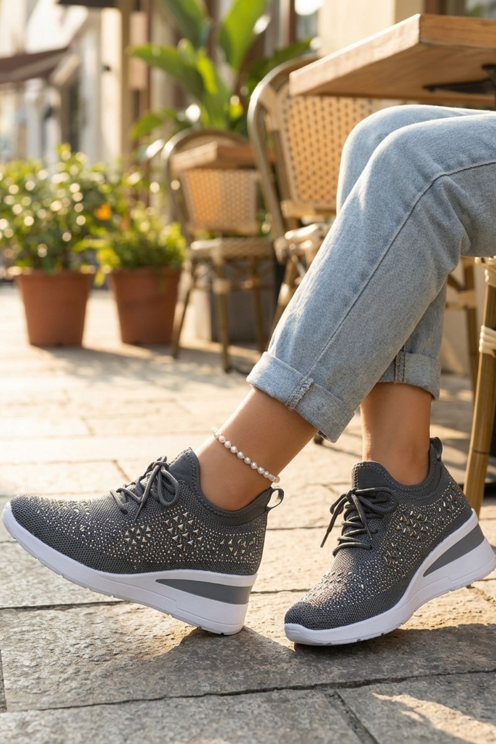 Damen Glitzer-Sneaker Strass Mesh – Tragestil-Beispiel
