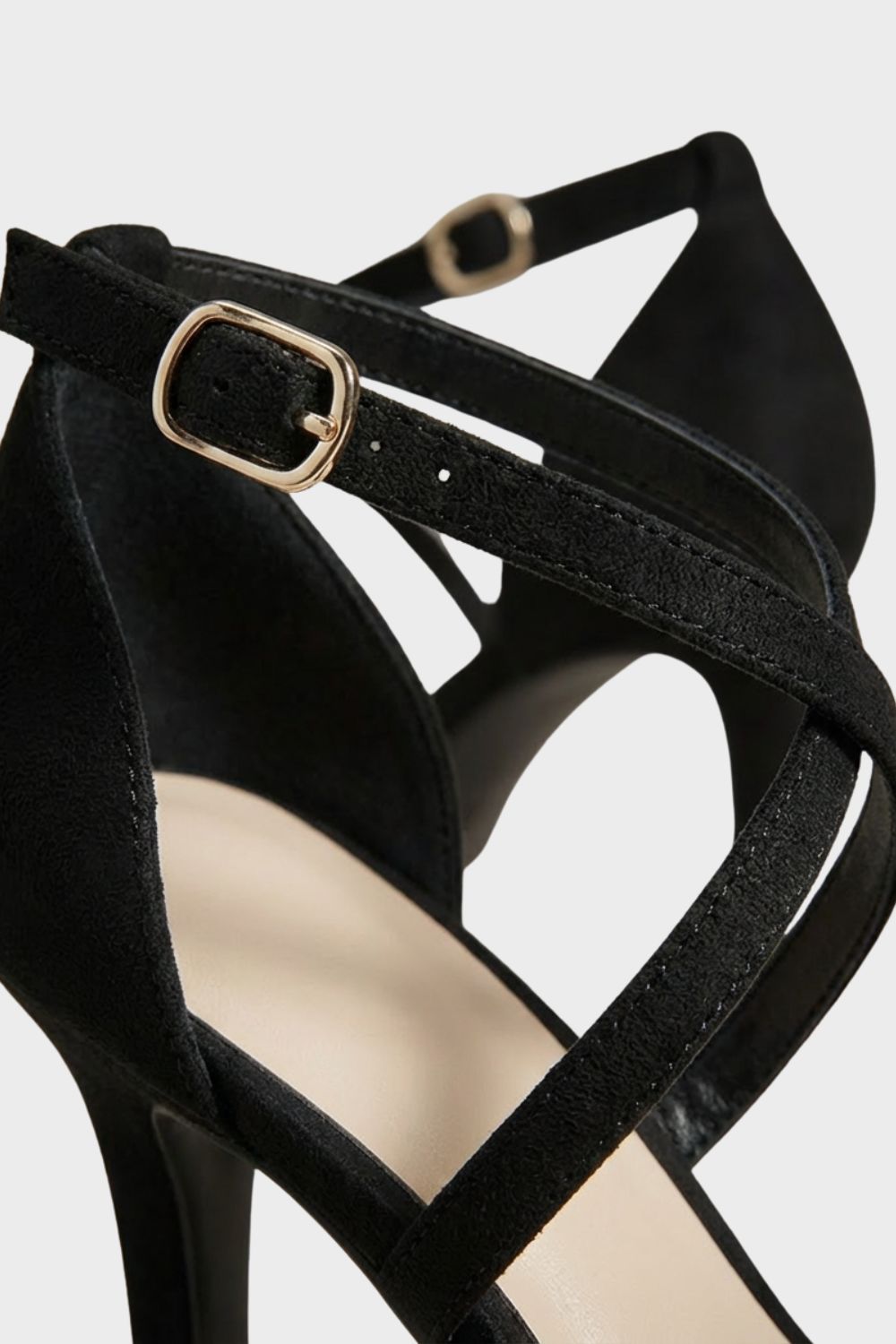 Damen Riemchen-Pumps Stiletto Schwarz Velours – Profil-Ansicht