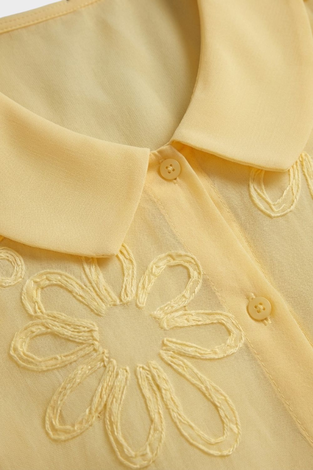 Damen Daisy-Bluse Peter-Pan Puffärmel – Profil-Ansicht