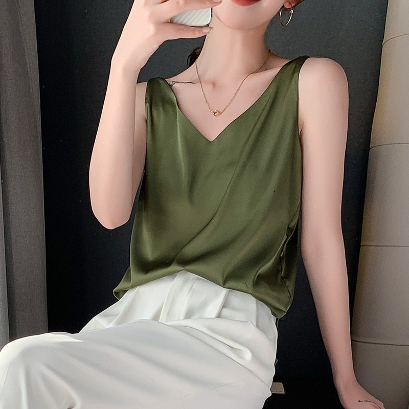 Damen Satin-Top Tank V-Ausschnitt – Detail Naht-Verarbeitung