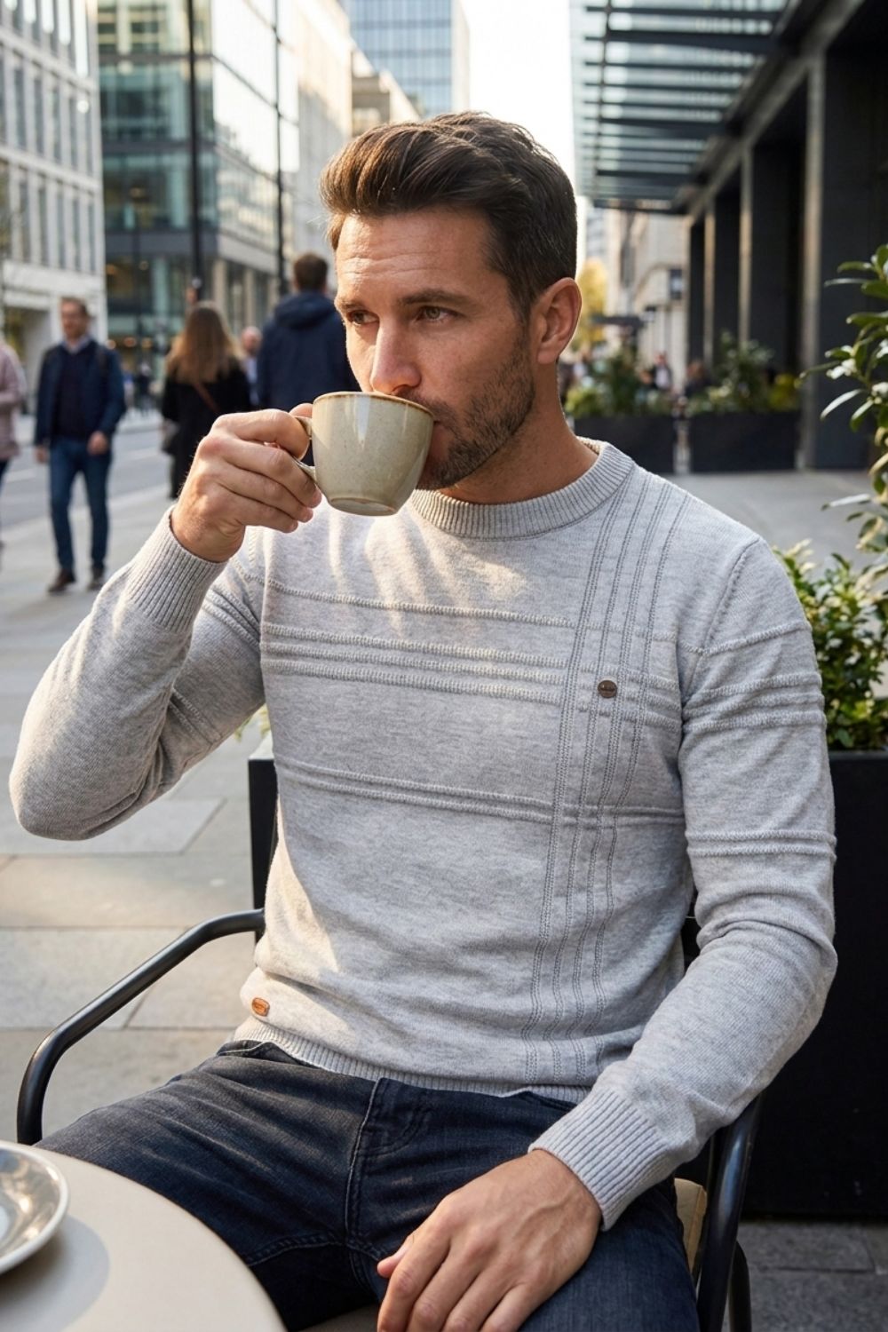 Herren Gestreifter Rundhalspullover | Gerippte Details