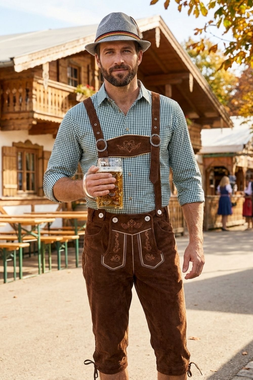 Herren Trachtenhose mit Trägern | Stickdetails