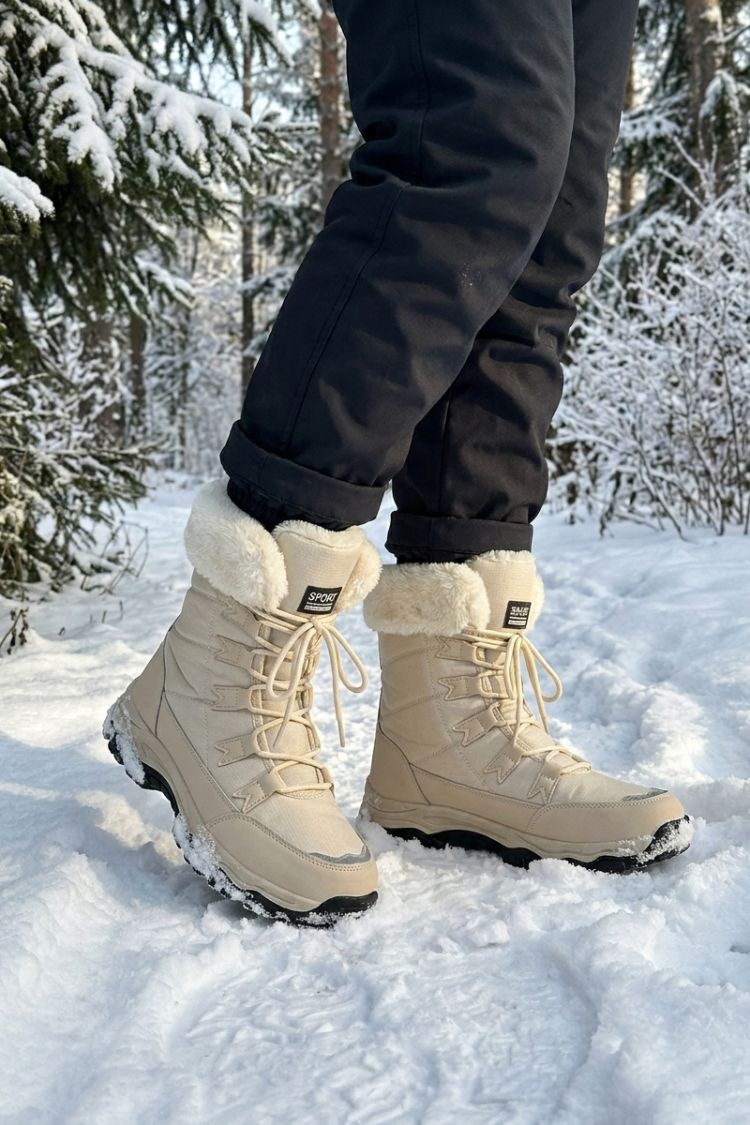 Damen Winterboots | Schnürdesign & Strukturierter Schaftrand