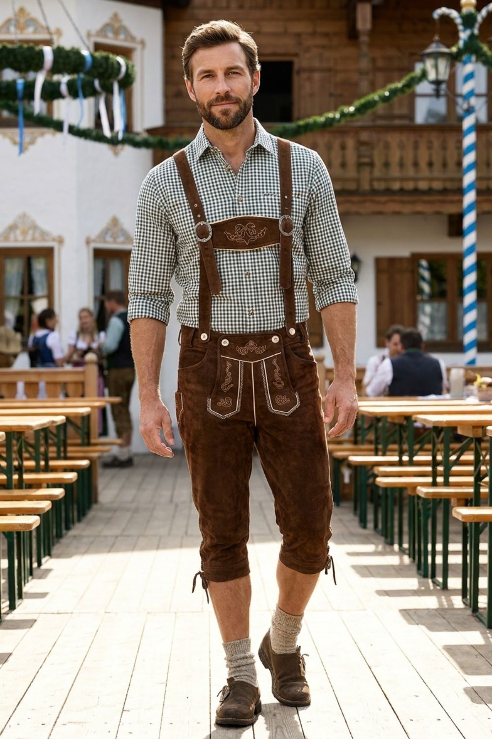 Herren Trachtenhose mit Trägern | Stickdetails